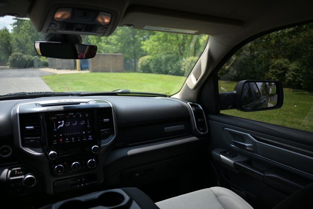 RAM 1500 Big Horn 4x4 Quad Cab 6'4" Box 2020