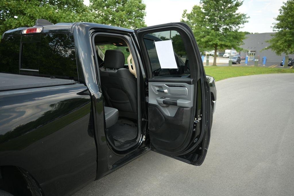 RAM 1500 Big Horn 4x4 Quad Cab 6'4" Box 2020