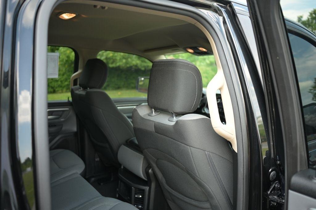 RAM 1500 Big Horn 4x4 Quad Cab 6'4" Box 2020