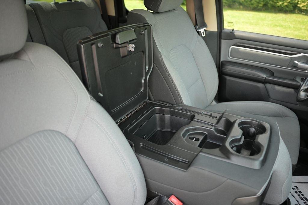 RAM 1500 Big Horn 4x4 Quad Cab 6'4" Box 2020
