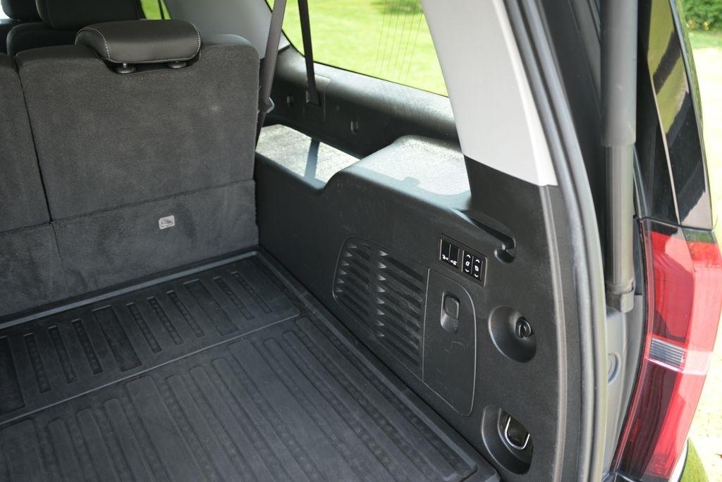 Chevrolet Suburban 4WD 4dr 1500 Premier 2019