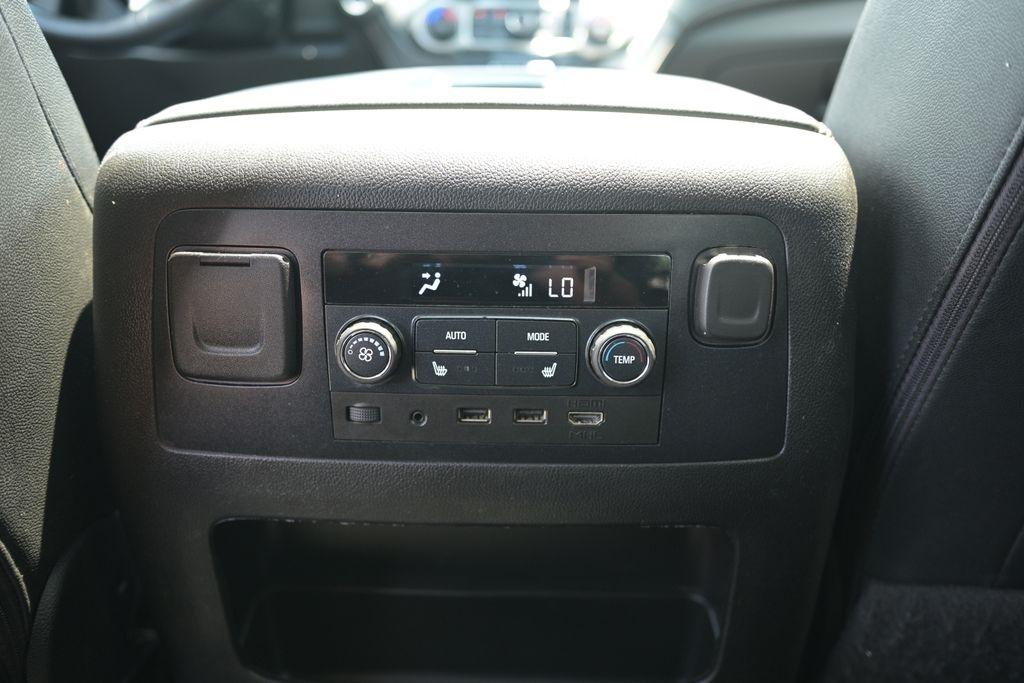 Chevrolet Suburban 4WD 4dr 1500 Premier 2019