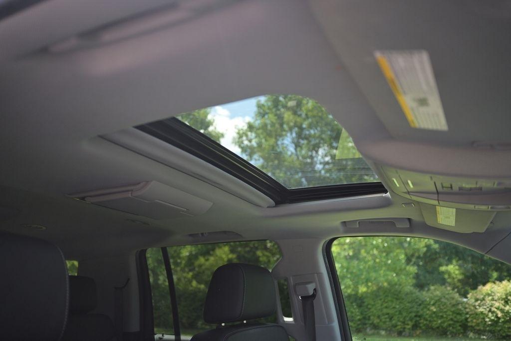 Chevrolet Suburban 4WD 4dr 1500 Premier 2019
