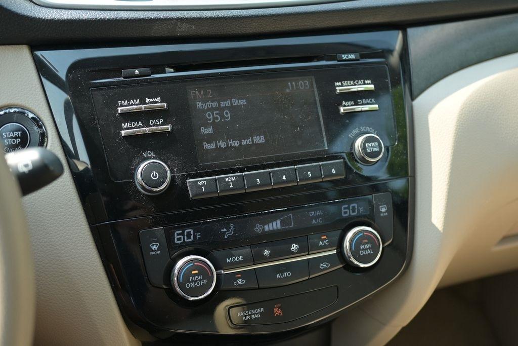 Nissan Rogue AWD 4dr SV 2015