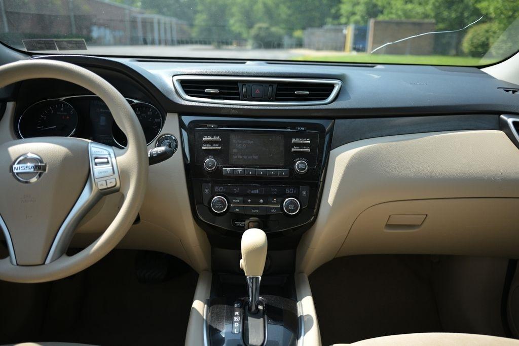 Nissan Rogue AWD 4dr SV 2015