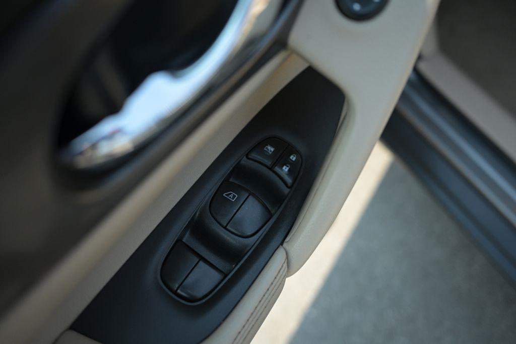 Nissan Rogue AWD 4dr SV 2015