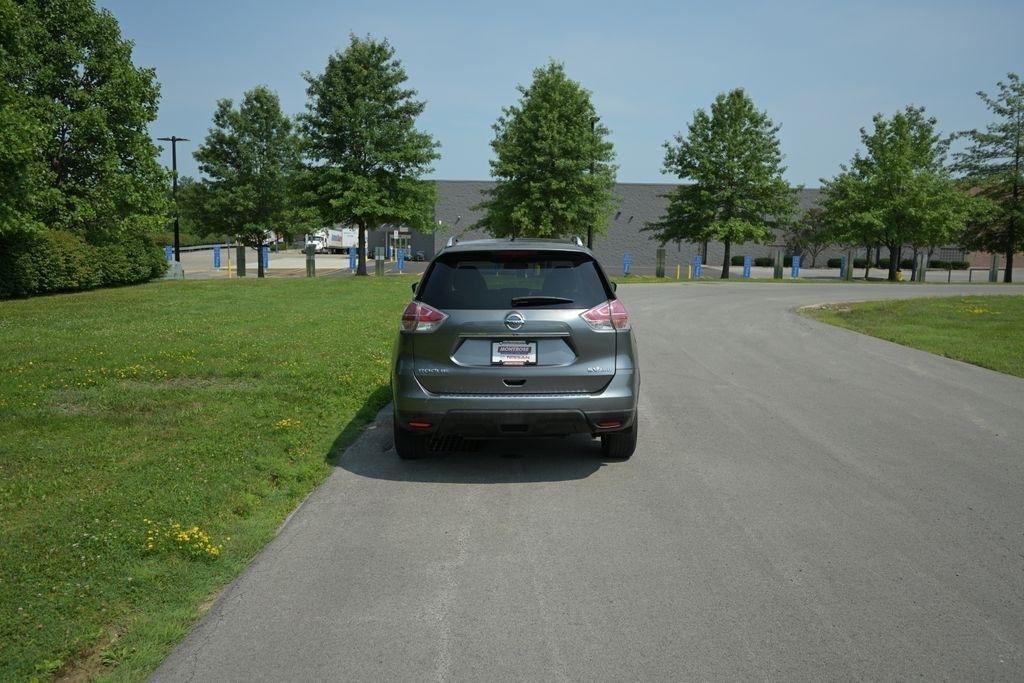 Nissan Rogue AWD 4dr SV 2015