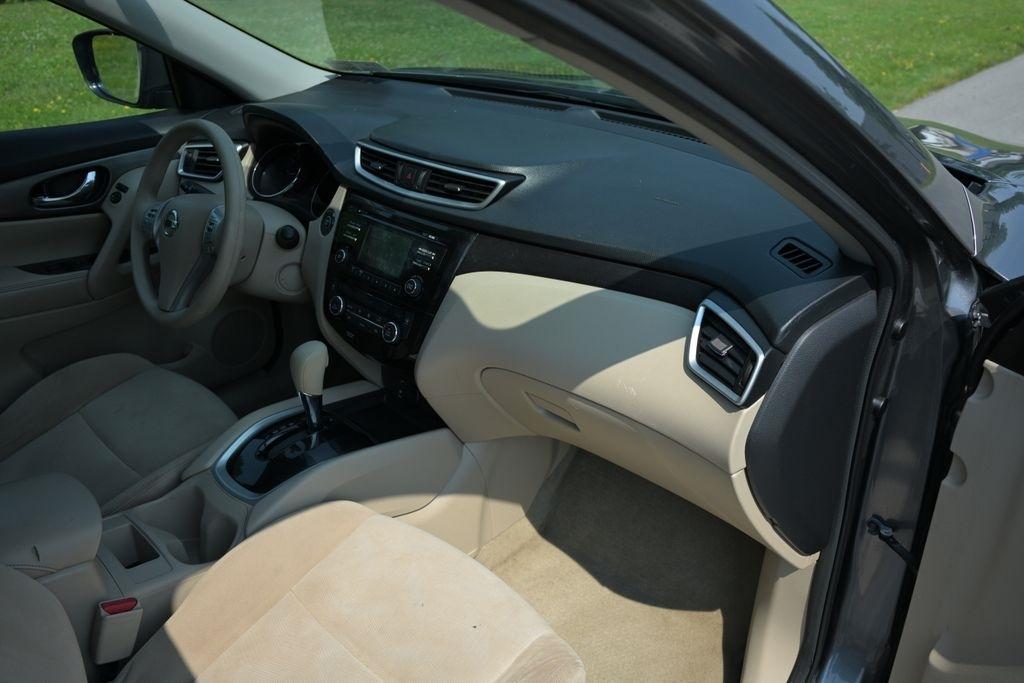 Nissan Rogue AWD 4dr SV 2015