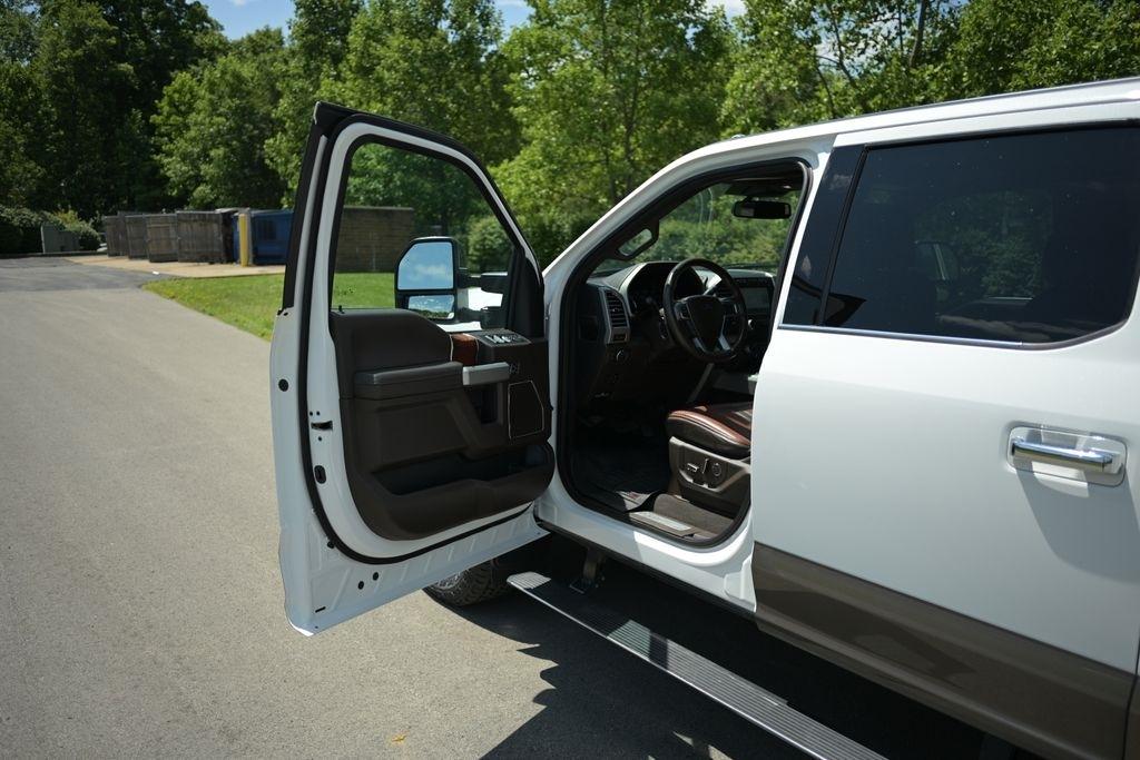 Ford Super Duty F-250 SRW King Ranch 4WD Crew Cab 8' Box 2021