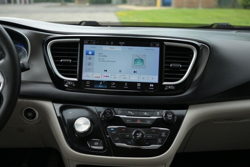 Chrysler Pacifica Touring L FWD 2021