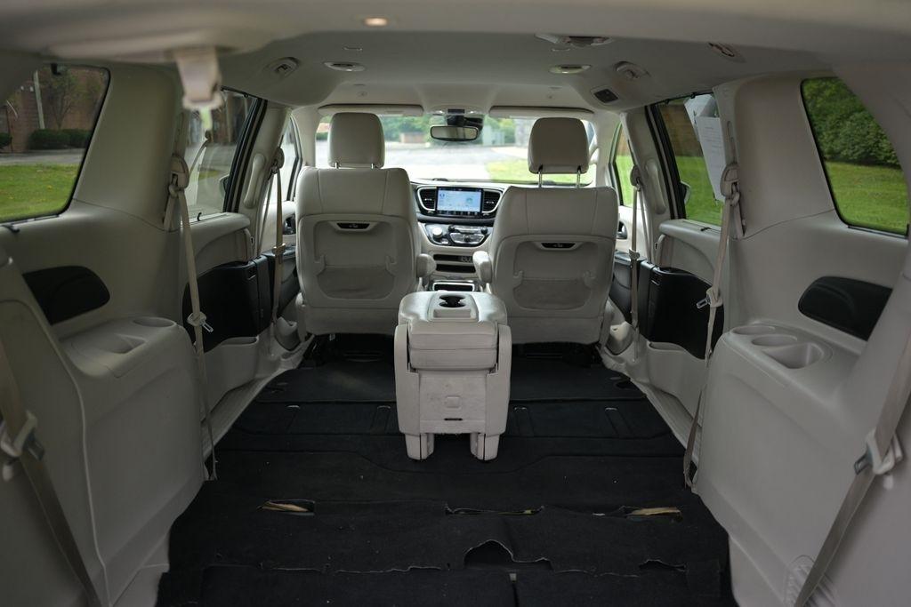 Chrysler Pacifica Touring L FWD 2021