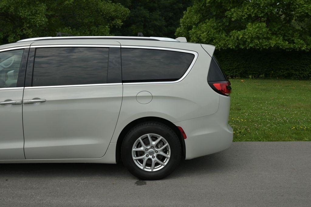 Chrysler Pacifica Touring L FWD 2021