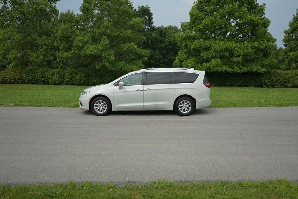 Chrysler Pacifica Touring L FWD 2021