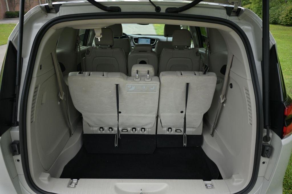 Chrysler Pacifica Touring L FWD 2021