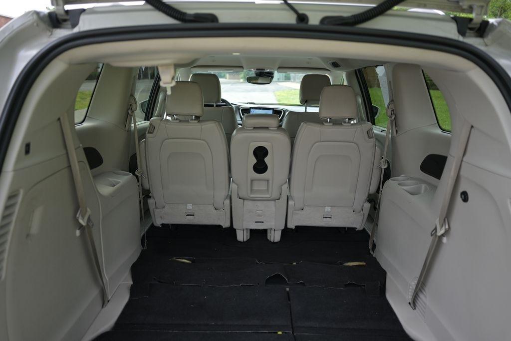 Chrysler Pacifica Touring L FWD 2021