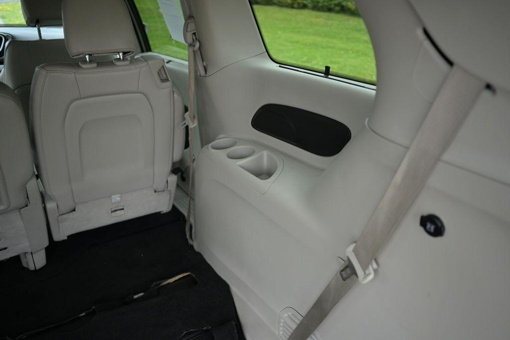 Chrysler Pacifica Touring L FWD 2021