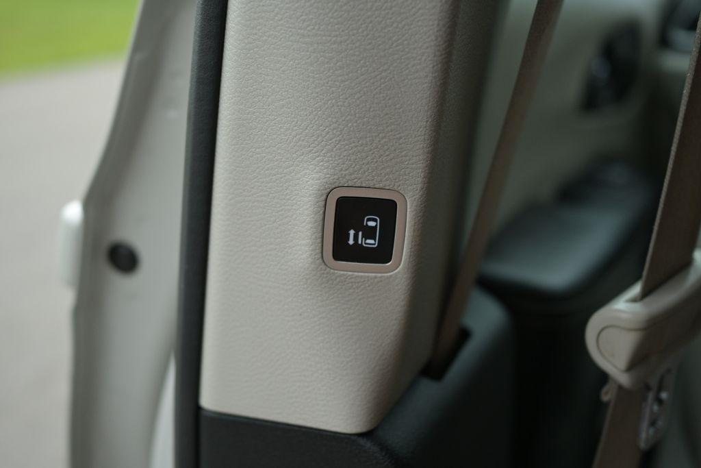 Chrysler Pacifica Touring L FWD 2021