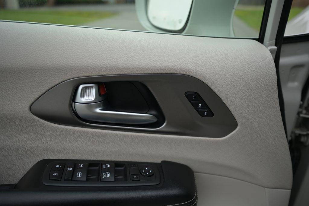 Chrysler Pacifica Touring L FWD 2021