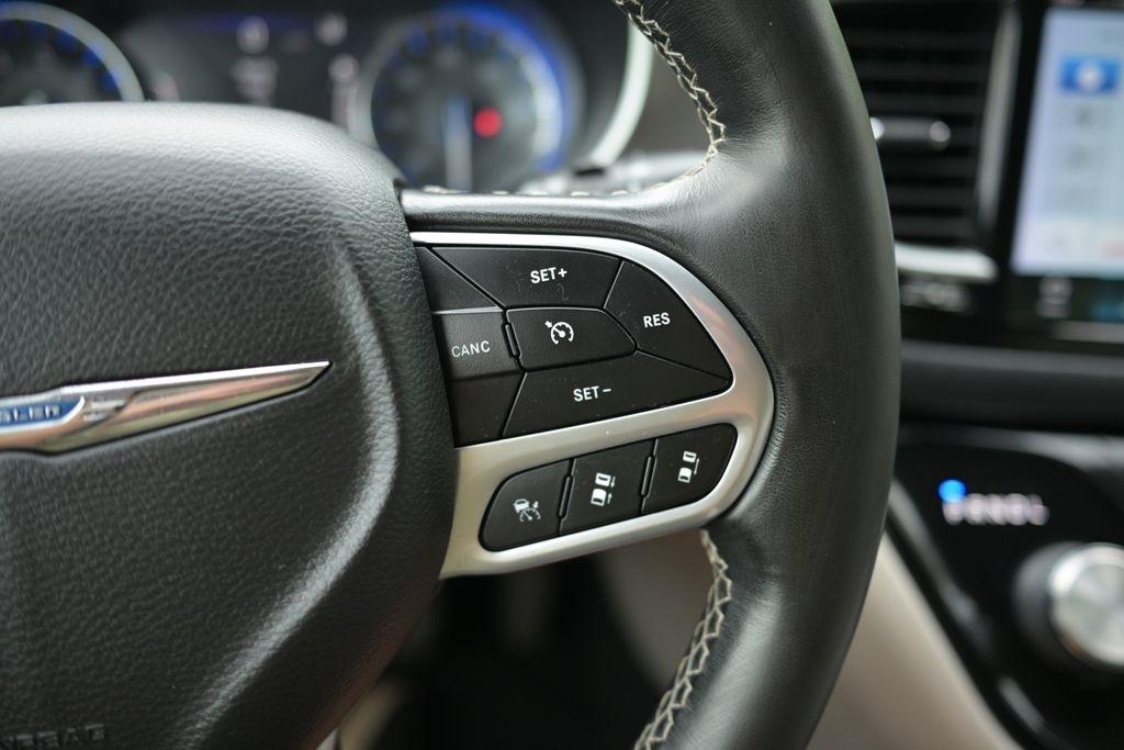 Chrysler Pacifica Touring L FWD 2021