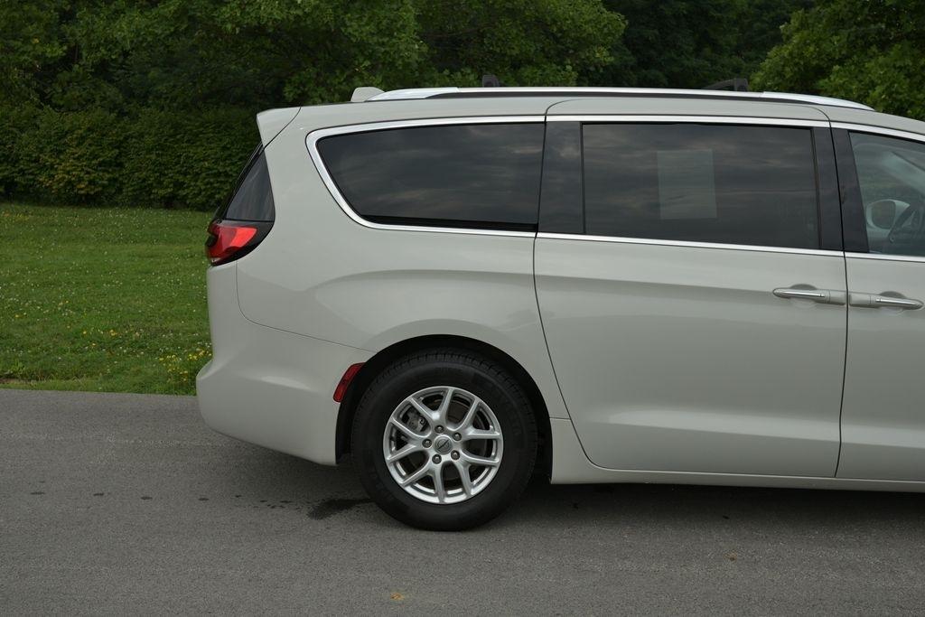 Chrysler Pacifica Touring L FWD 2021