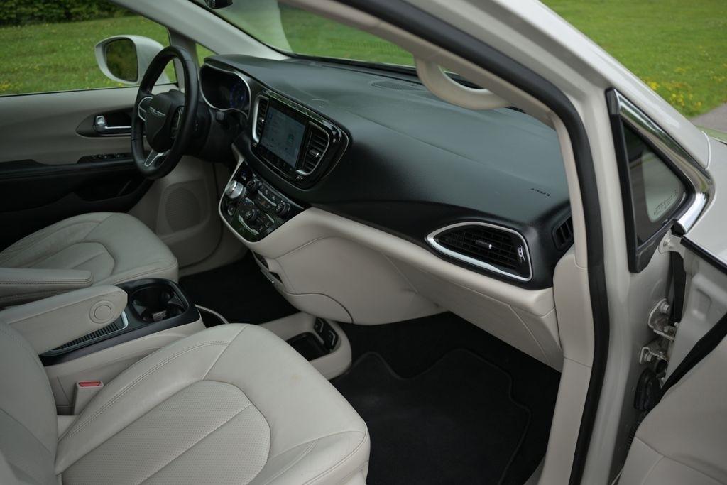 Chrysler Pacifica Touring L FWD 2021