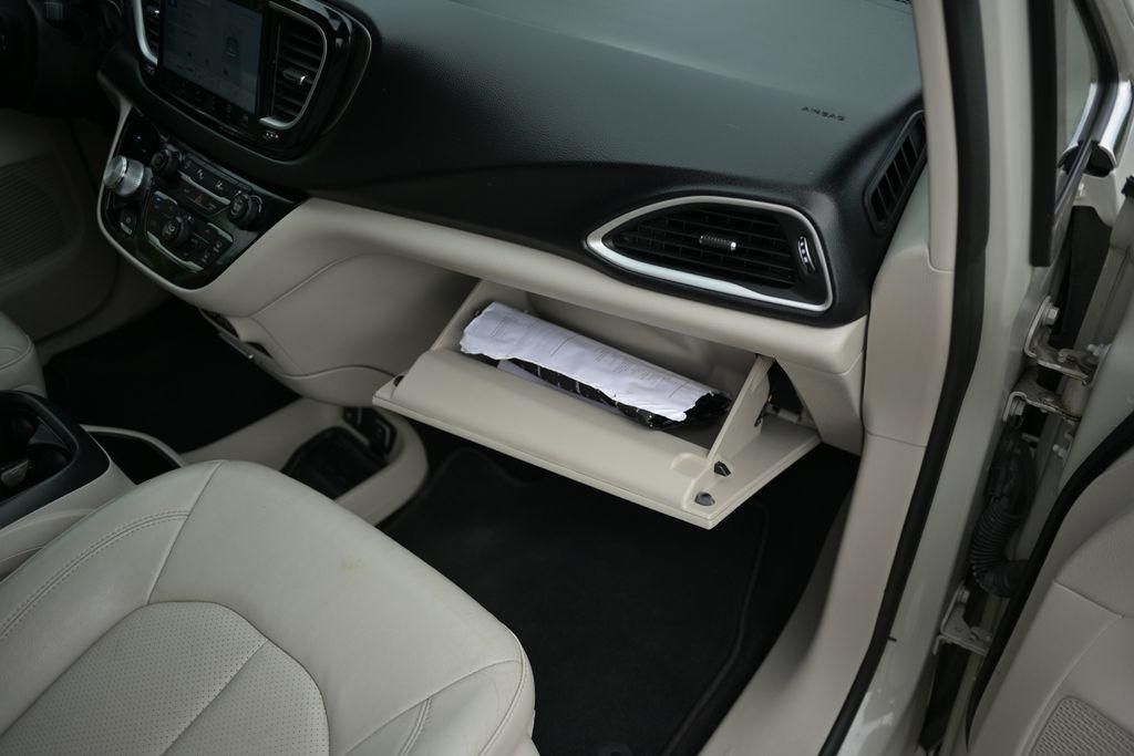 Chrysler Pacifica Touring L FWD 2021