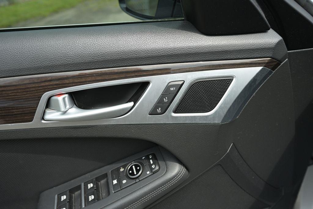 Genesis G80 3.8L AWD 2017