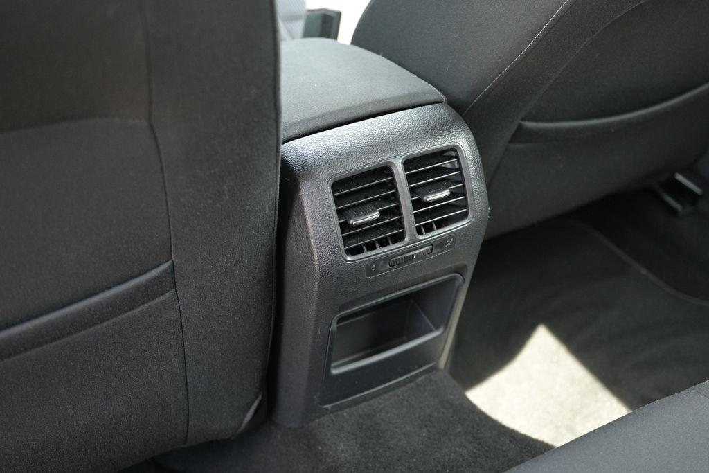 Volkswagen Golf 4dr HB Auto PZEV 2013