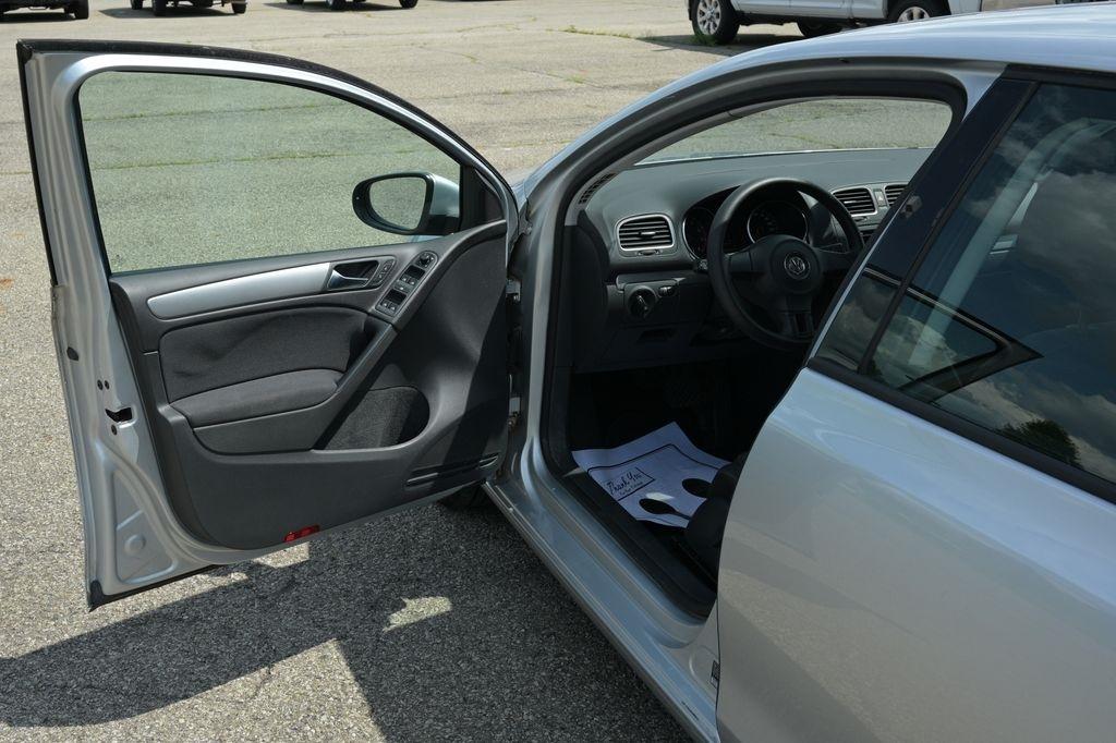 Volkswagen Golf 4dr HB Auto PZEV 2013