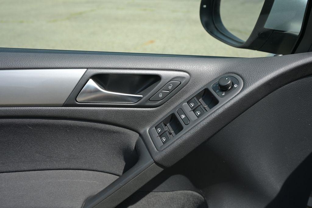 Volkswagen Golf 4dr HB Auto PZEV 2013