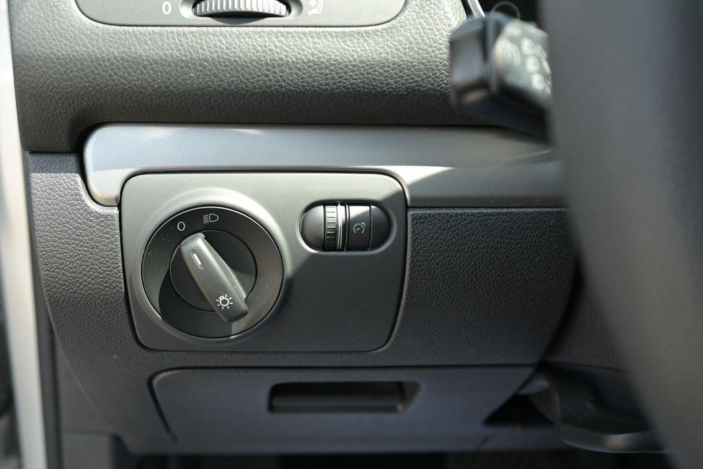 Volkswagen Golf 4dr HB Auto PZEV 2013