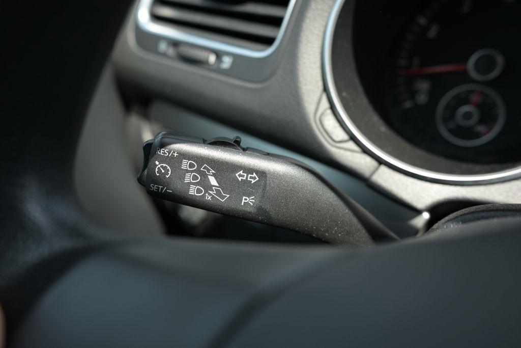 Volkswagen Golf 4dr HB Auto PZEV 2013