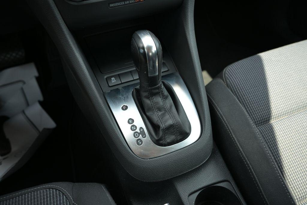 Volkswagen Golf 4dr HB Auto PZEV 2013