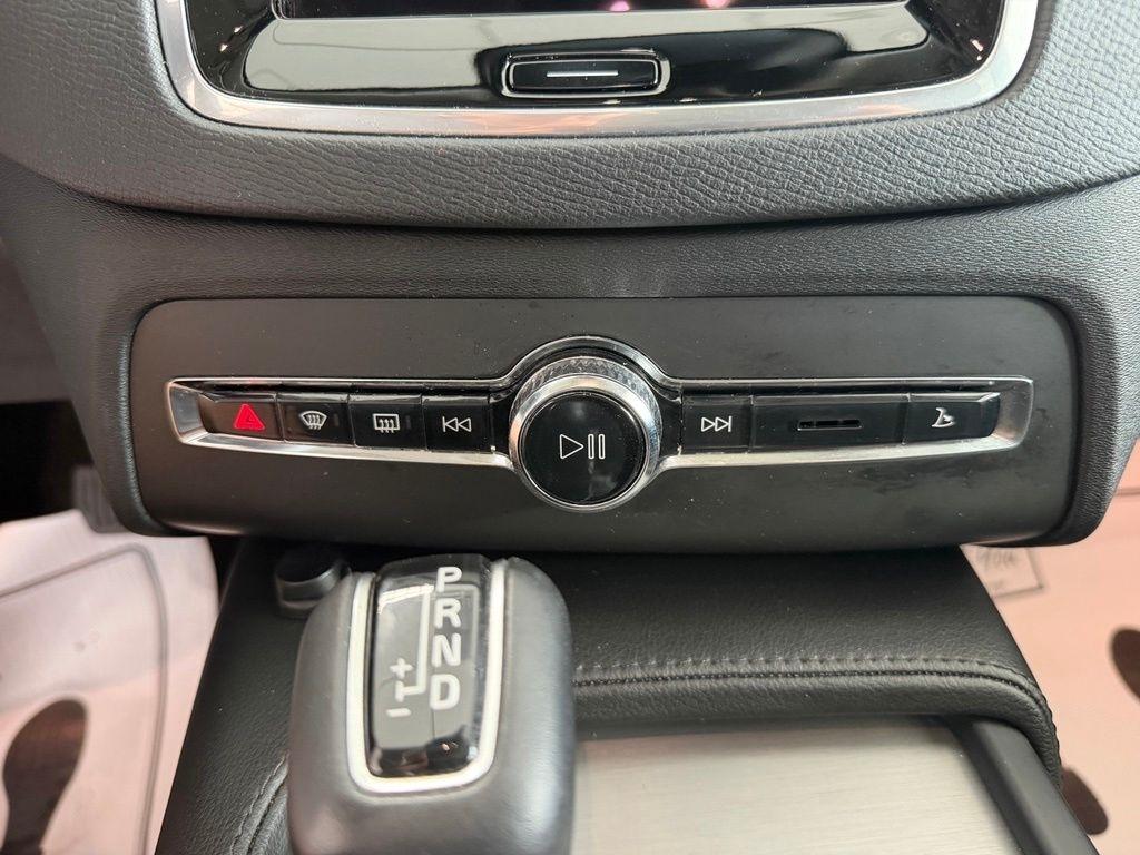 Volvo XC90 T5 AWD Momentum 7P 2021