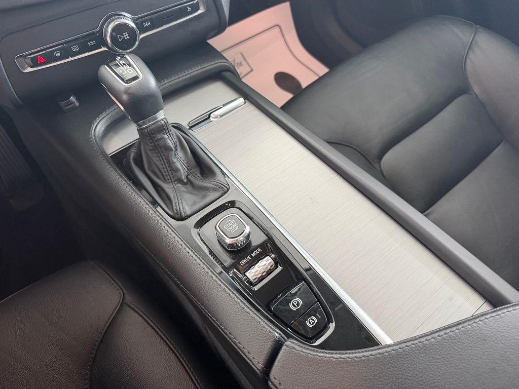 Volvo XC90 T5 AWD Momentum 7P 2021