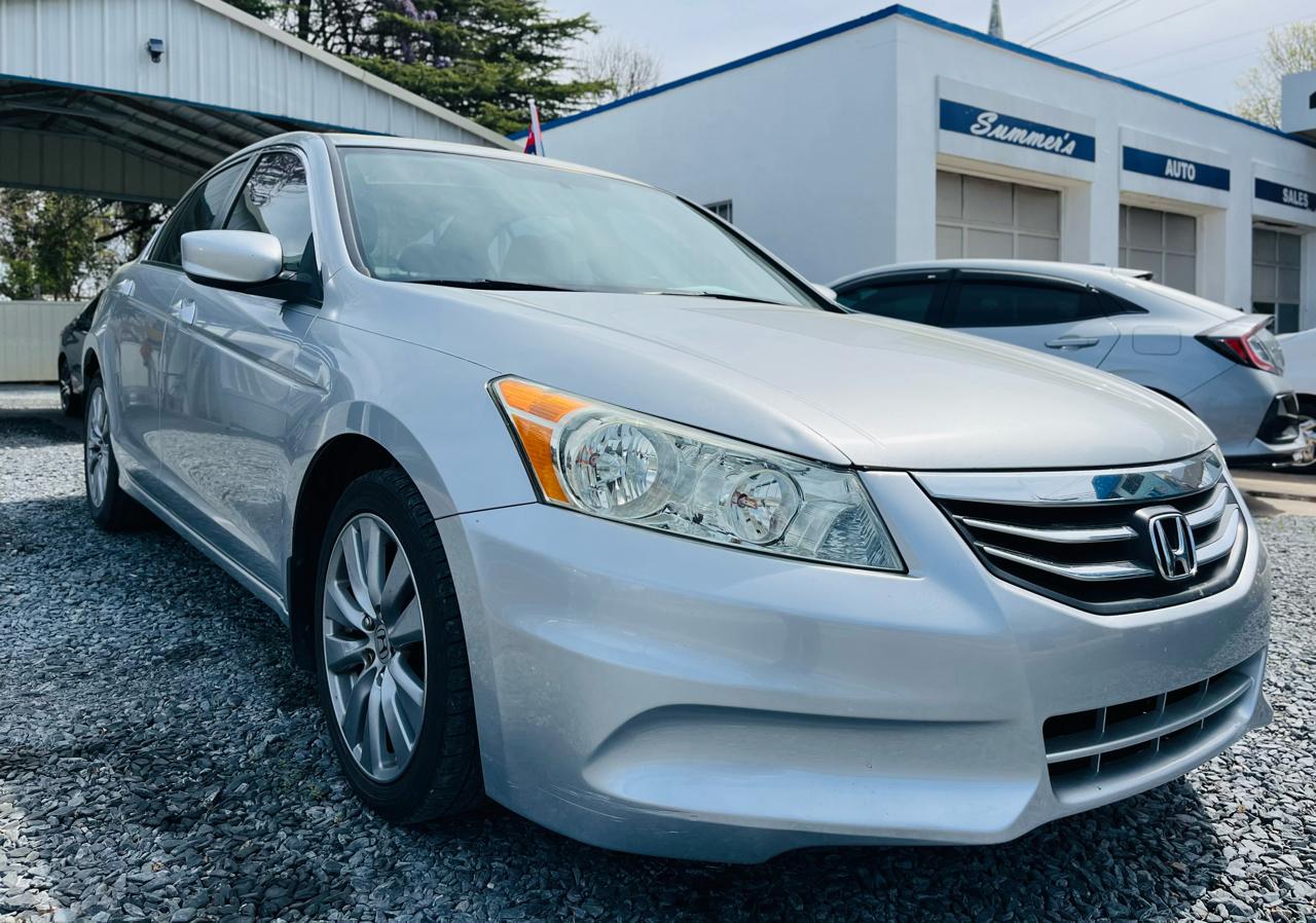 Honda Accord EX Sedan AT 2011