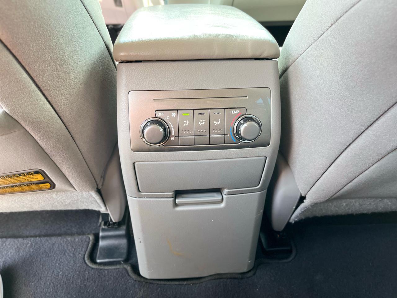 Toyota Highlander 2WD with 3rd-Row Seat 2013