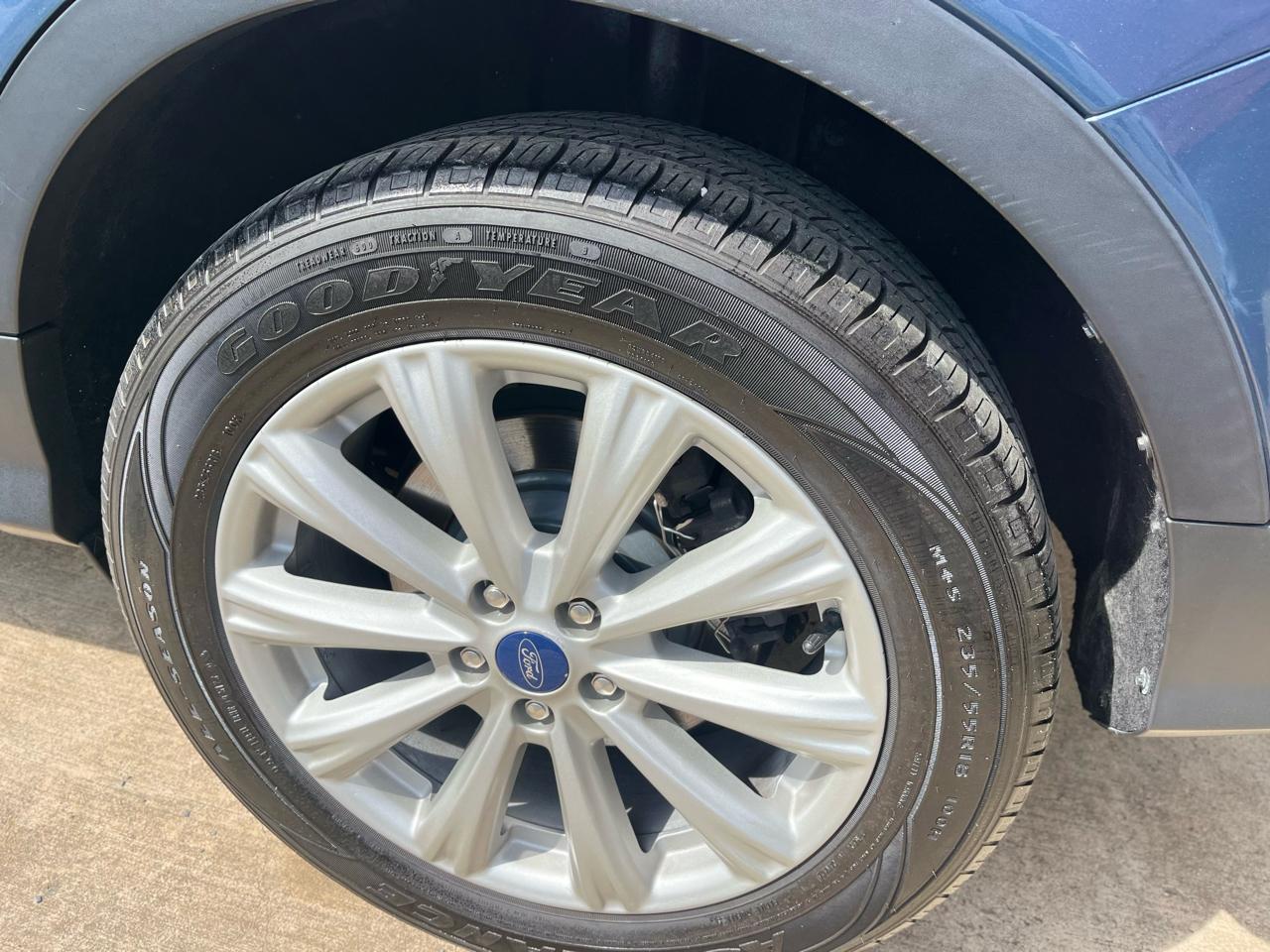 Ford Escape Titanium 4WD 2018