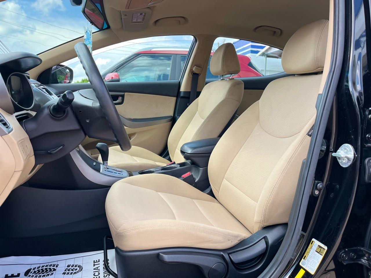 Hyundai Elantra Limited 2012