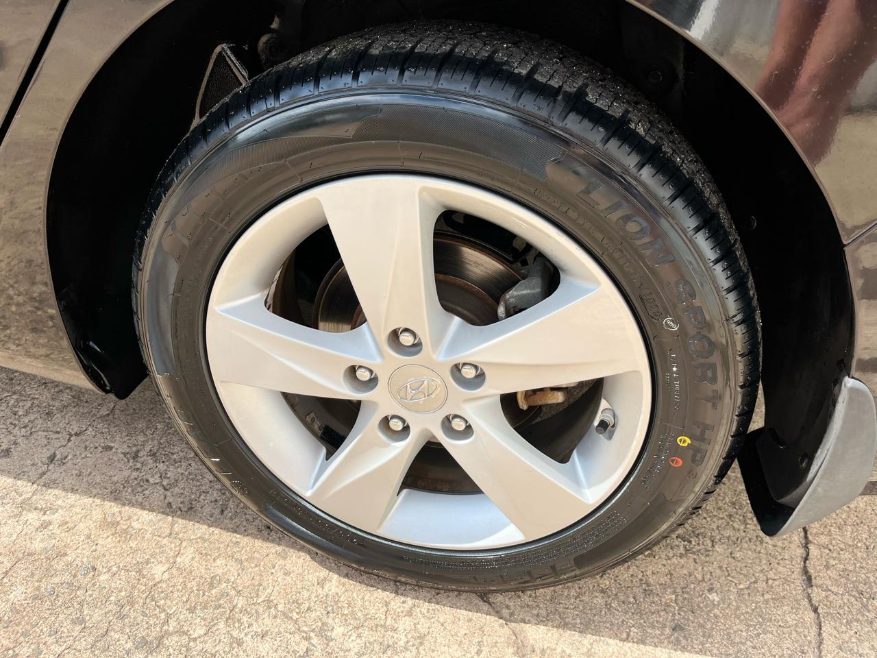 Hyundai Elantra Limited 2012