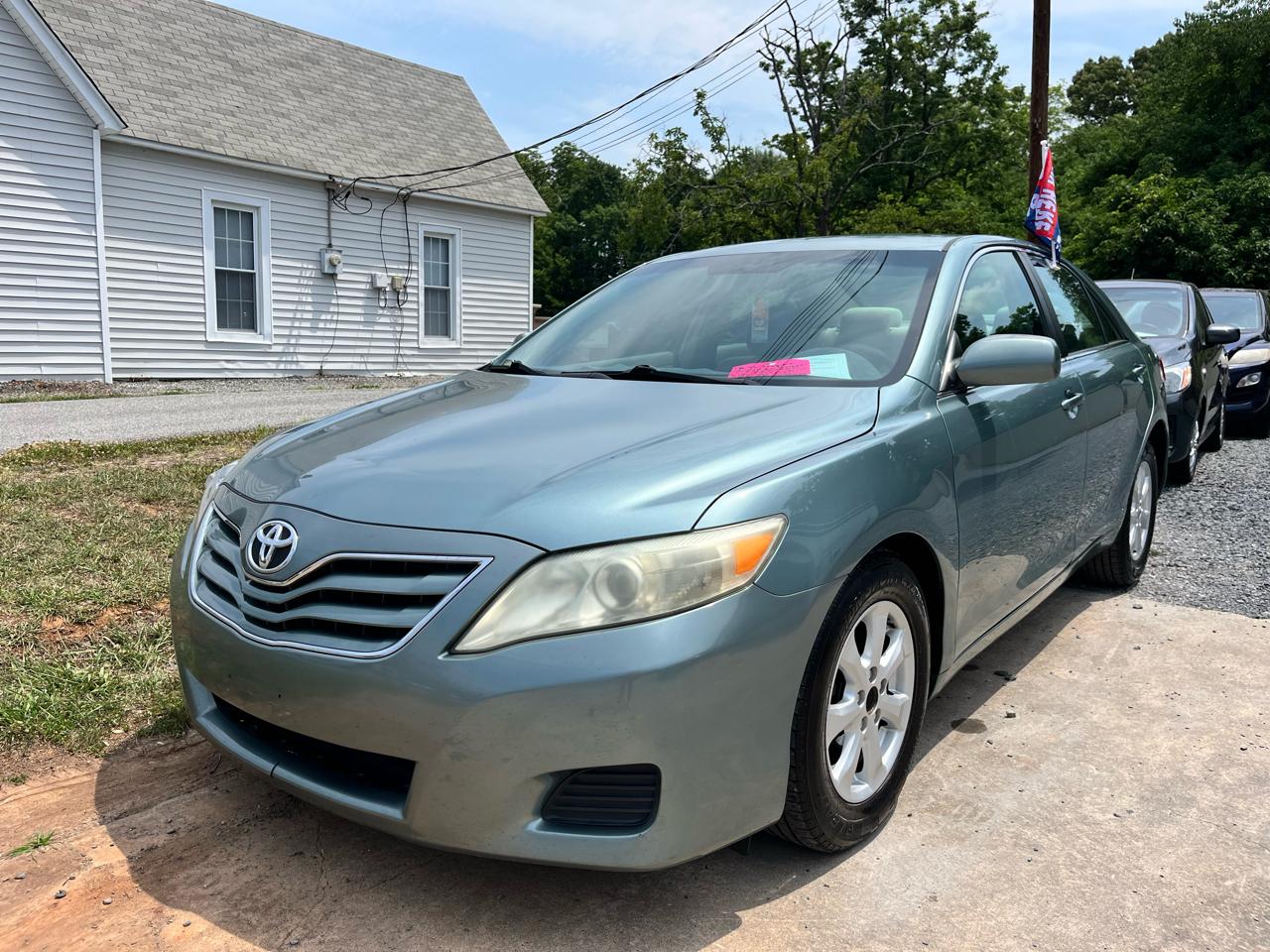 Toyota Camry Base 6-Spd AT 2011