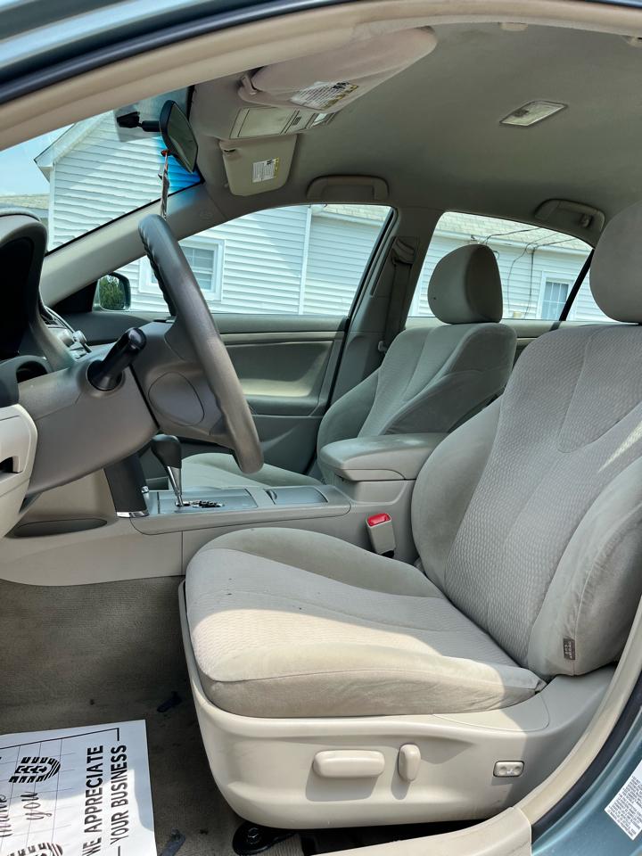 Toyota Camry Base 6-Spd AT 2011