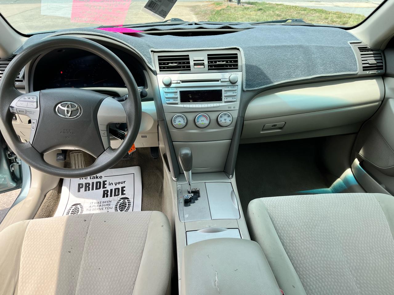 Toyota Camry Base 6-Spd AT 2011