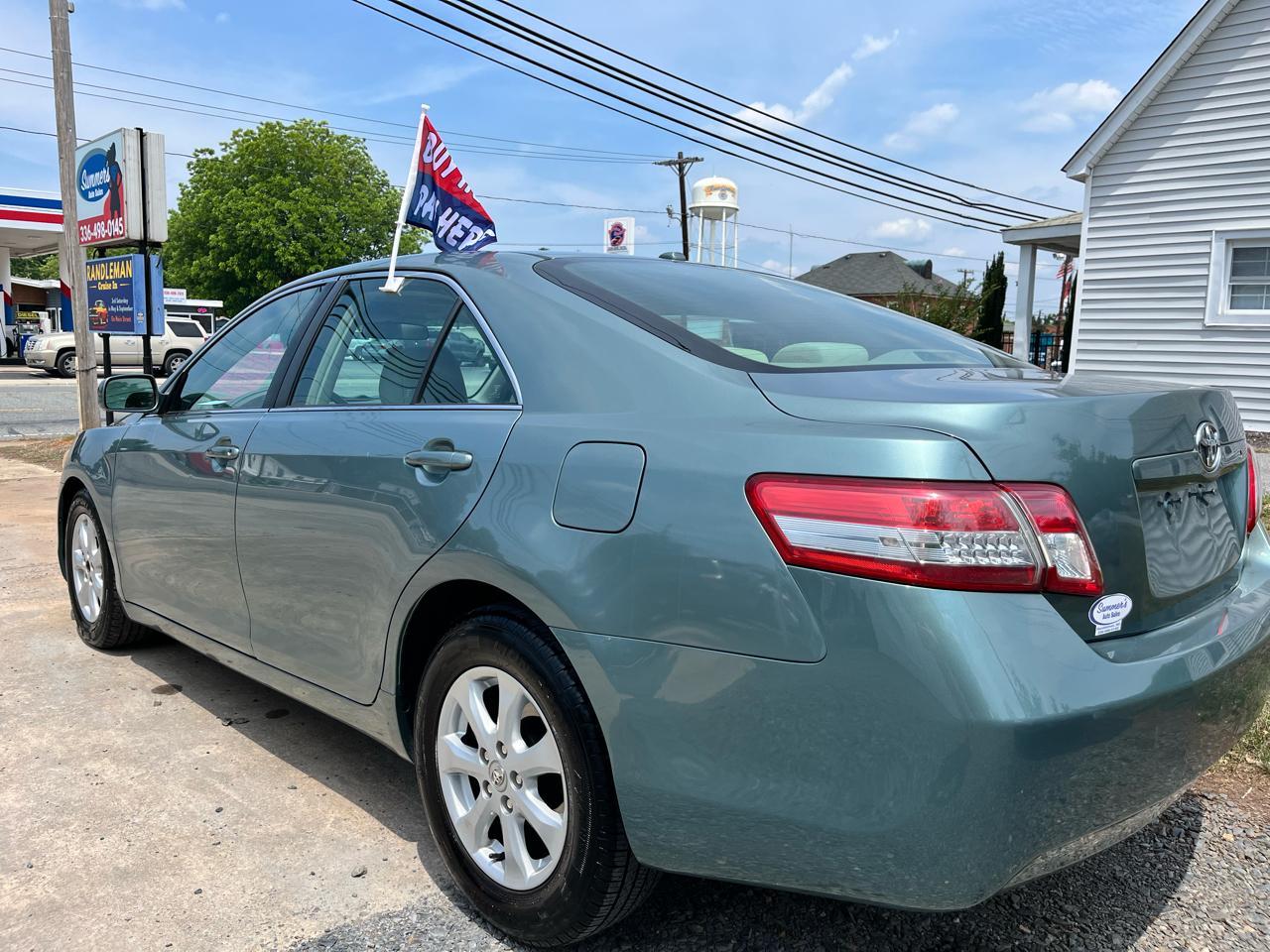 Toyota Camry Base 6-Spd AT 2011