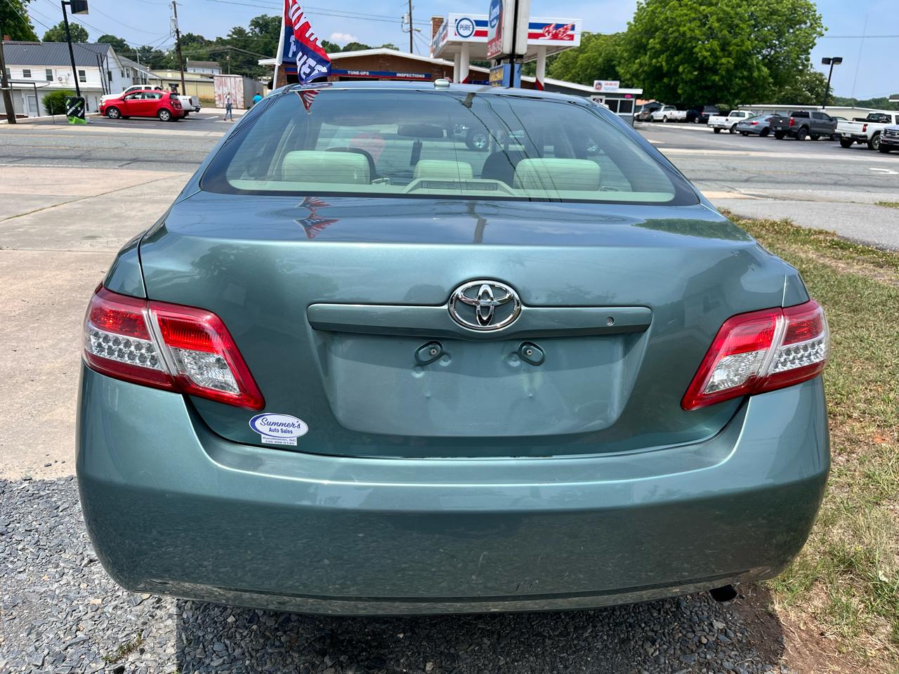 Toyota Camry Base 6-Spd AT 2011
