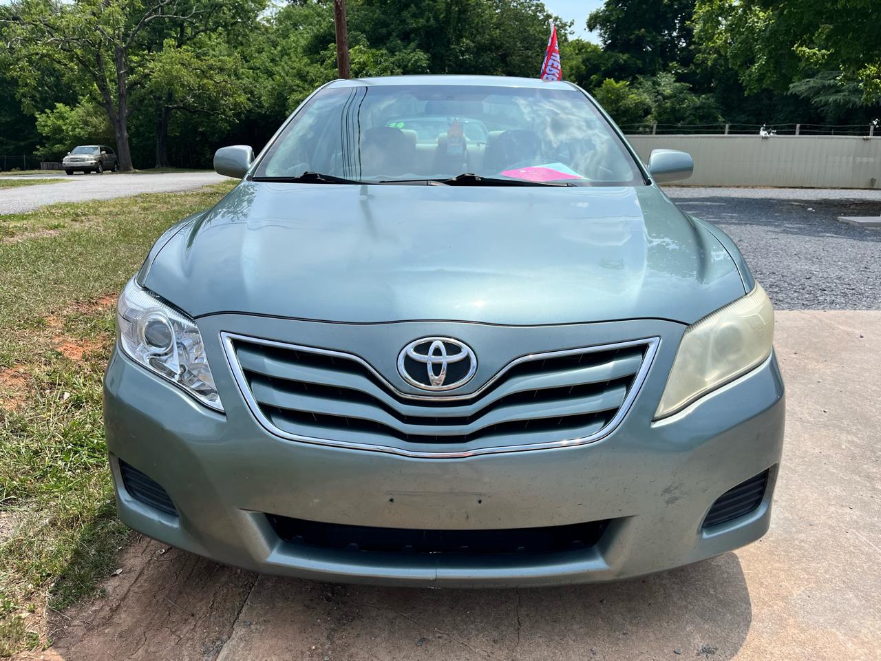 Toyota Camry Base 6-Spd AT 2011