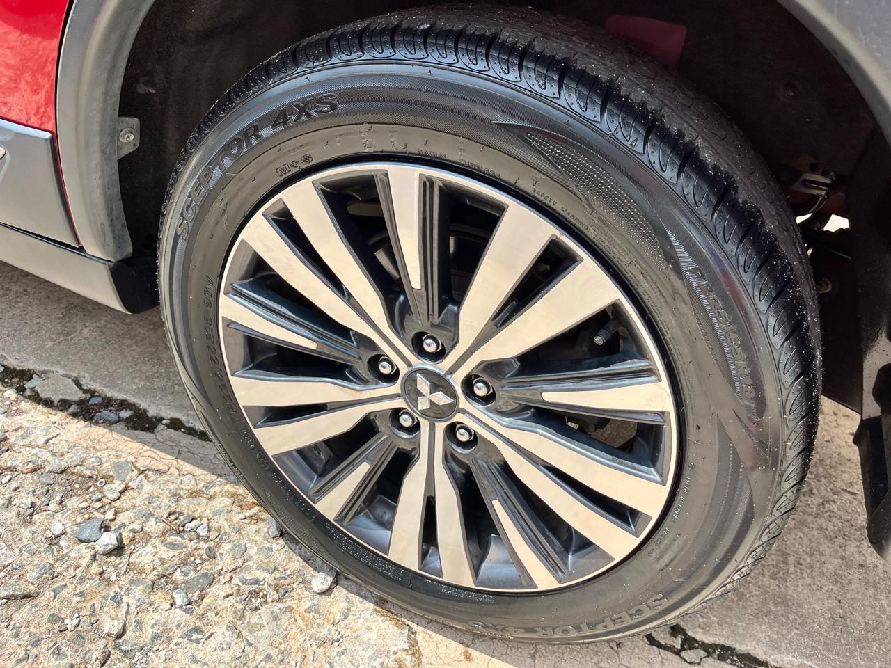 Mitsubishi Outlander SEL AWD 2019