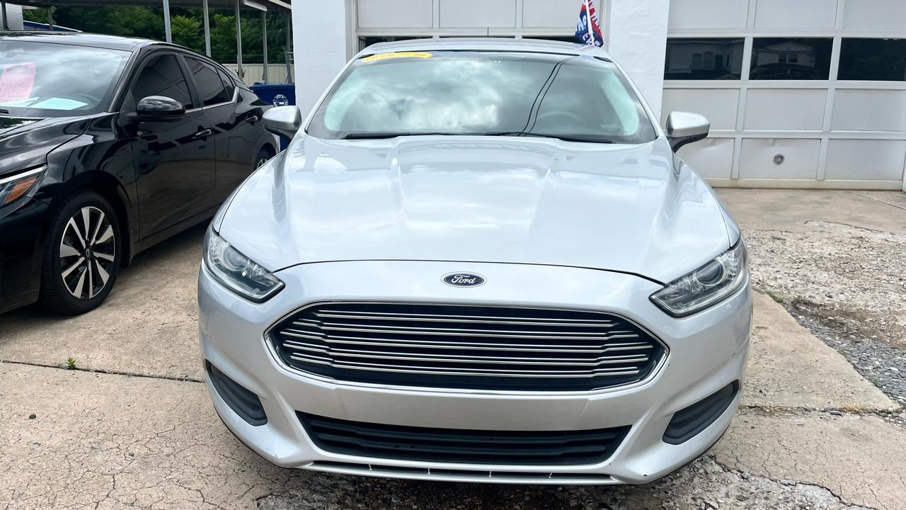 Ford Fusion S 2016