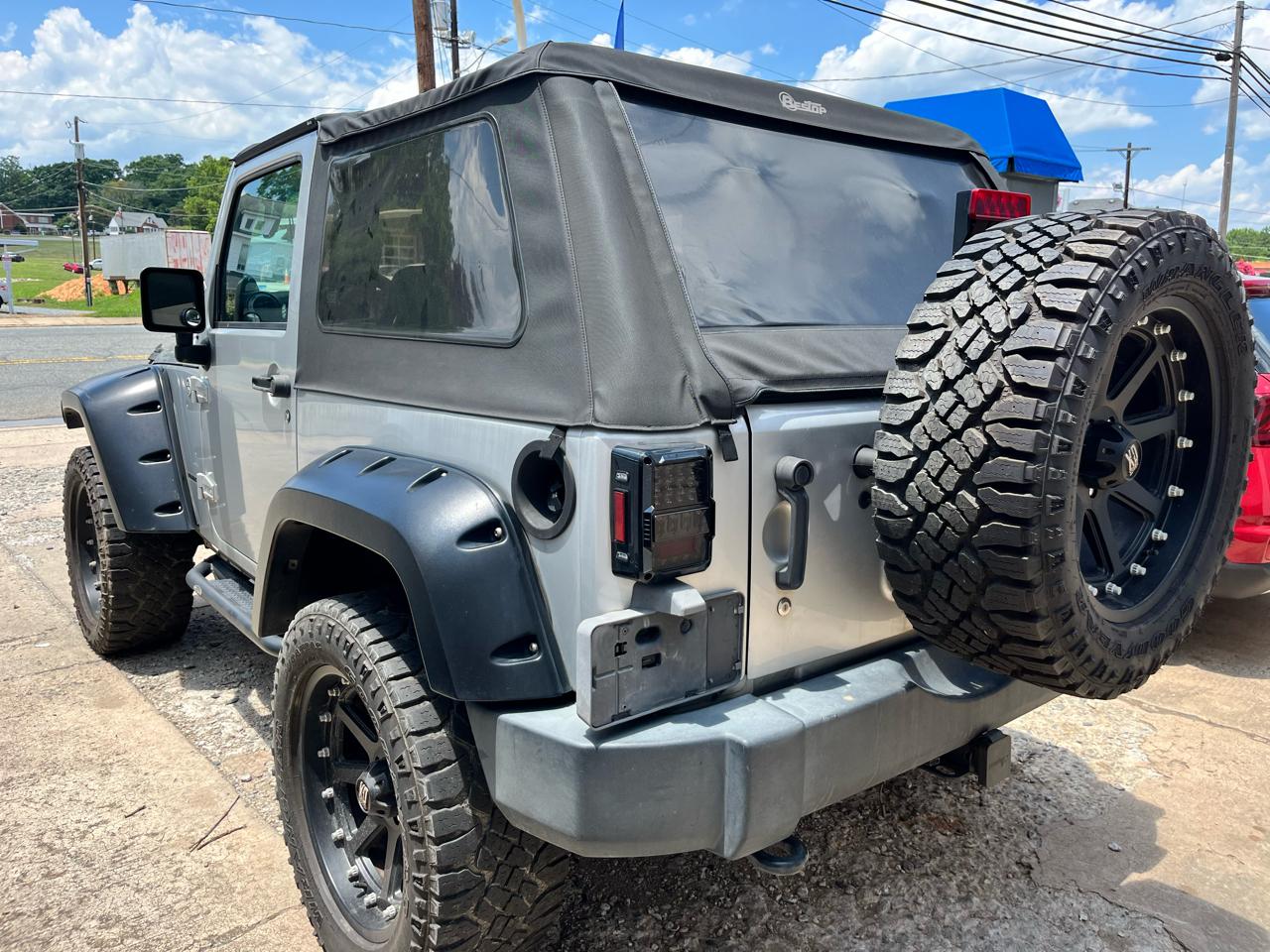 Jeep Wrangler Sport 4WD 2011