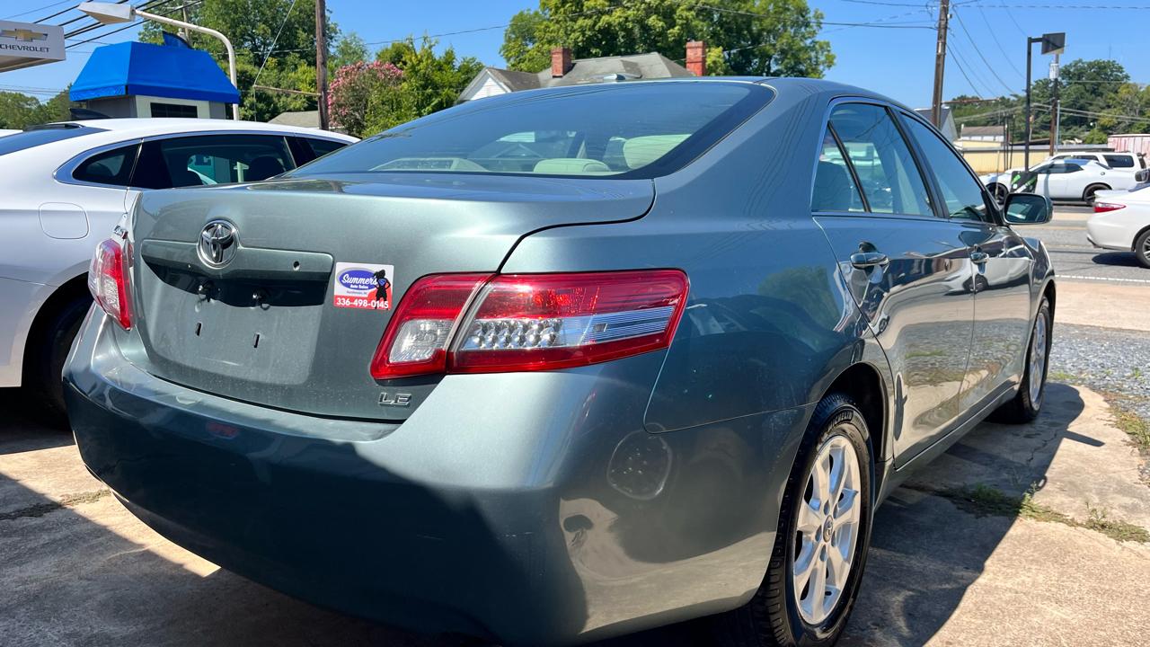 Toyota Camry 4dr Sedan LE Auto 2011